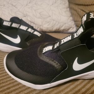 Nike Flexrunner Boys Size 4